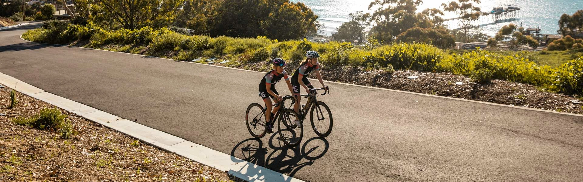 Vélos de route Magasin de vente -Vélos de route Magasin de vente Banner socialrides