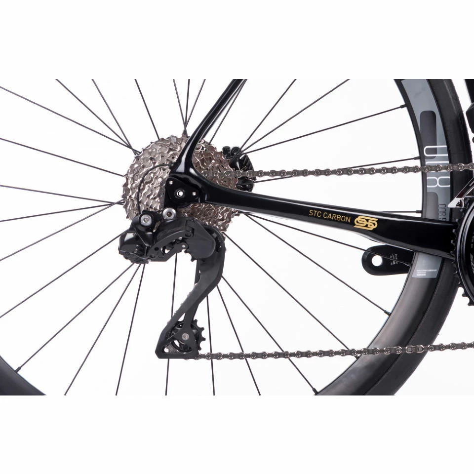 Orro Gold STC 105 Di2 R500DB Road Bike (2023) 12 Orro Gold STC 105 Di2 R500DB Road Bike (2023) – Image 10