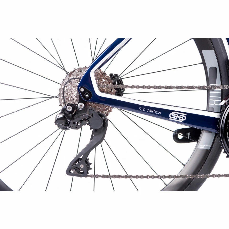 Orro Venturi STC 105 Di2 R800DB Road Bike (2023) 10 Orro Venturi STC 105 Di2 R800DB Road Bike (2023) – Image 8